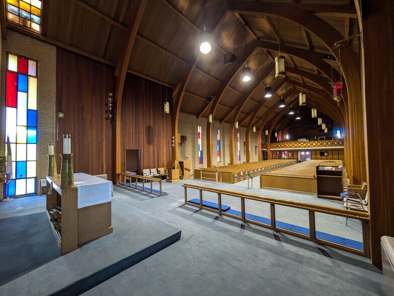 More Photos Of 210 Alvarado Dr SE, Albuquerque Religious Facility For Sale