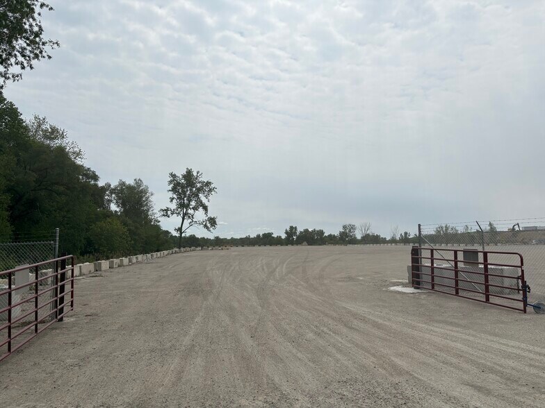 More Photos Of 2700 Mound Rd, Rockdale Land For Lease