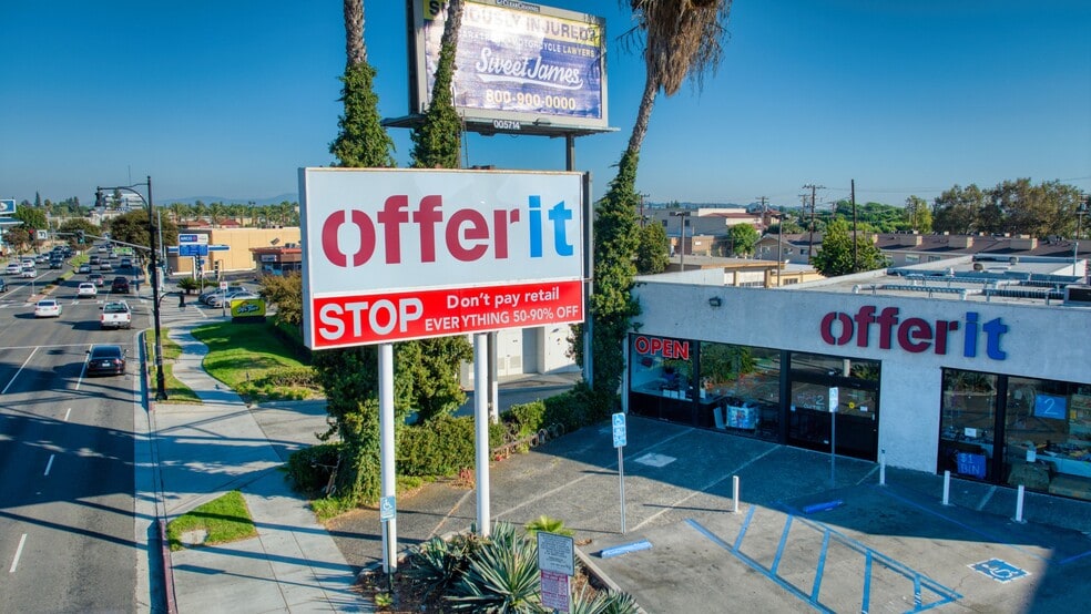 More Photos Of 15250 Whittier Blvd, Whittier Freestanding For Sale