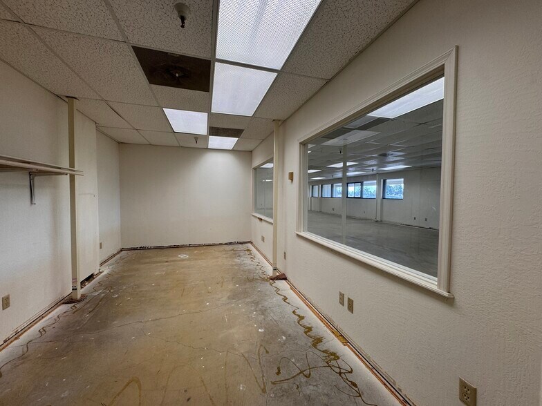 More Photos Of 4300-4356 Caterpillar Rd, Redding Manufacturing For Sale