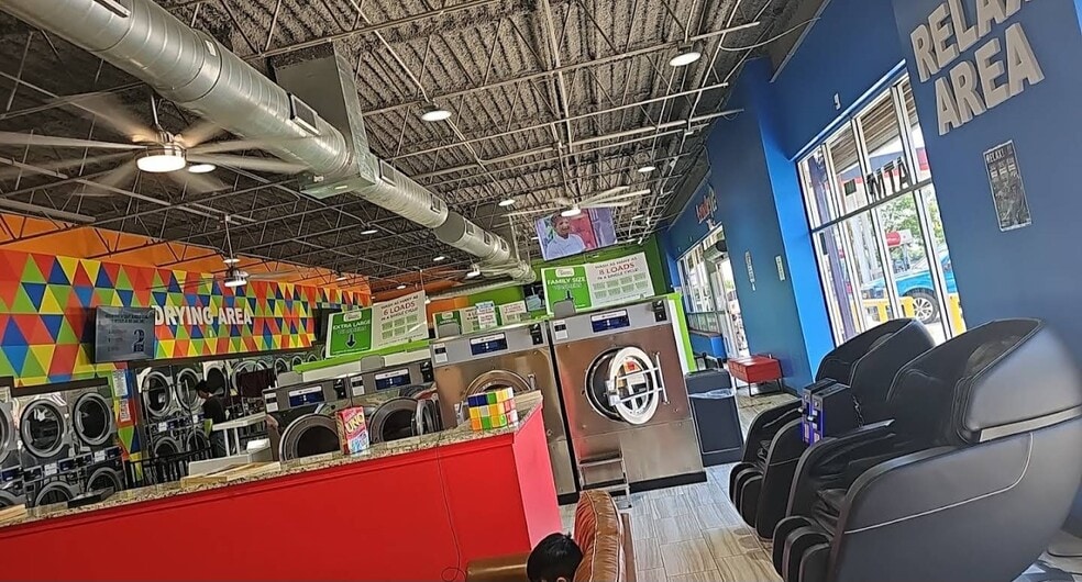 More Photos Of 3935-3945 Eisenhauer Rd, San Antonio Storefront For Sale