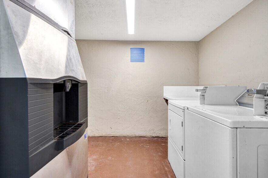 More Photos Of 2520 Stirling Rd, Hollywood Hotel For Sale