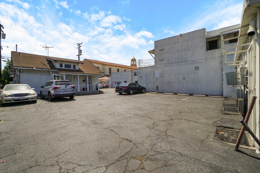 More Photos Of 11850 Hawthorne Blvd, Hawthorne Storefront Retail Residential For Sale
