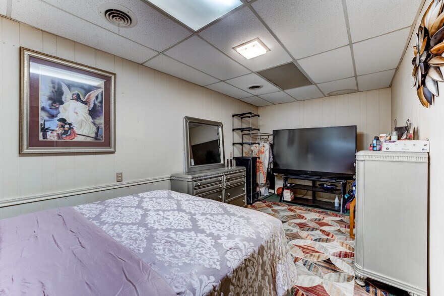 More Photos Of 811 N Travis St, Liberty Apartments For Sale