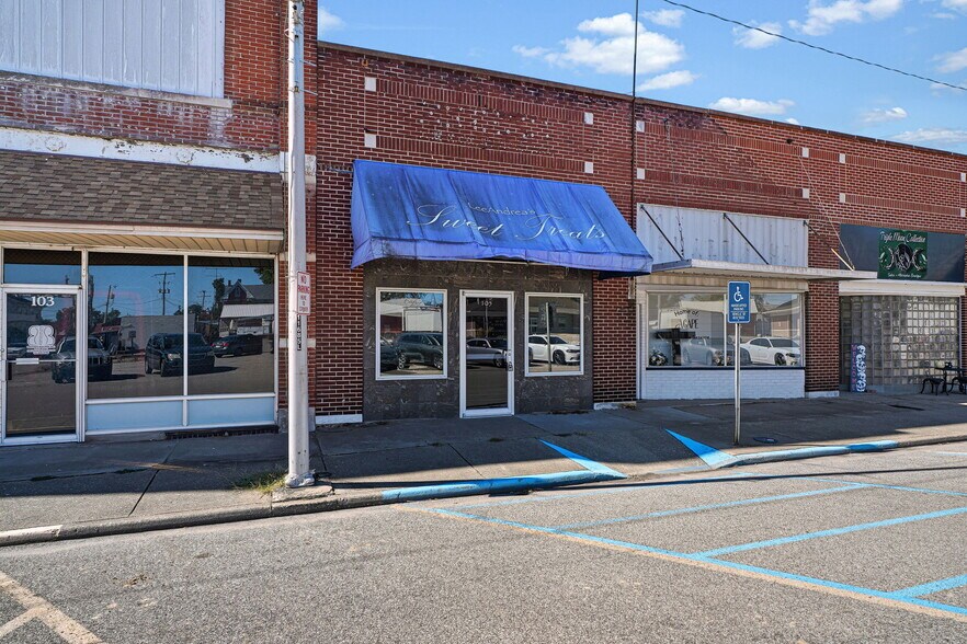 More Photos Of 105 McCreary St, Fort Branch Storefront Retail Office For Sale