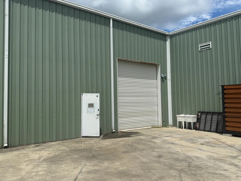More Photos Of 7065 NW 22nd St, Gainesville Warehouse For Lease