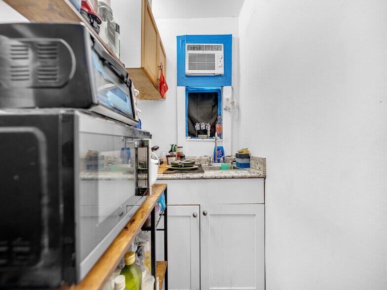 More Photos Of 700 NE 6th St, Hallandale Beach Apartments For Sale