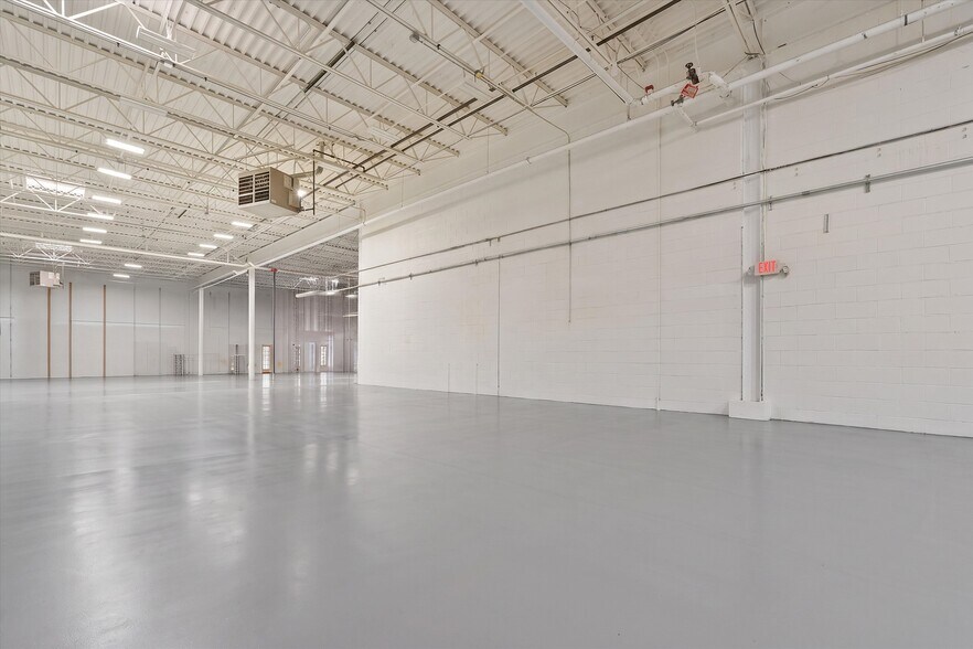 More Photos Of 10410 163rd Pl, Orland Park Manufacturing For Sale