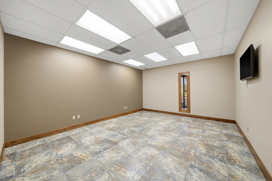 More Photos Of 4122 Hwy 90 Alt, Altair Light Distribution For Lease