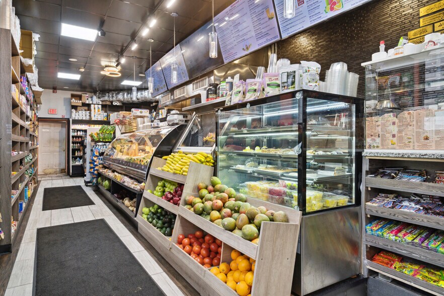 More Photos Of 23-25 S 19th St, Philadelphia Storefront Retail Office For Sale