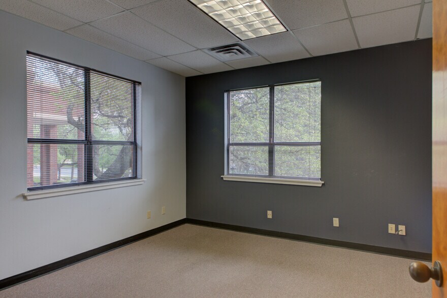 More Photos Of 11824 Jollyville Rd, Austin Medical For Lease