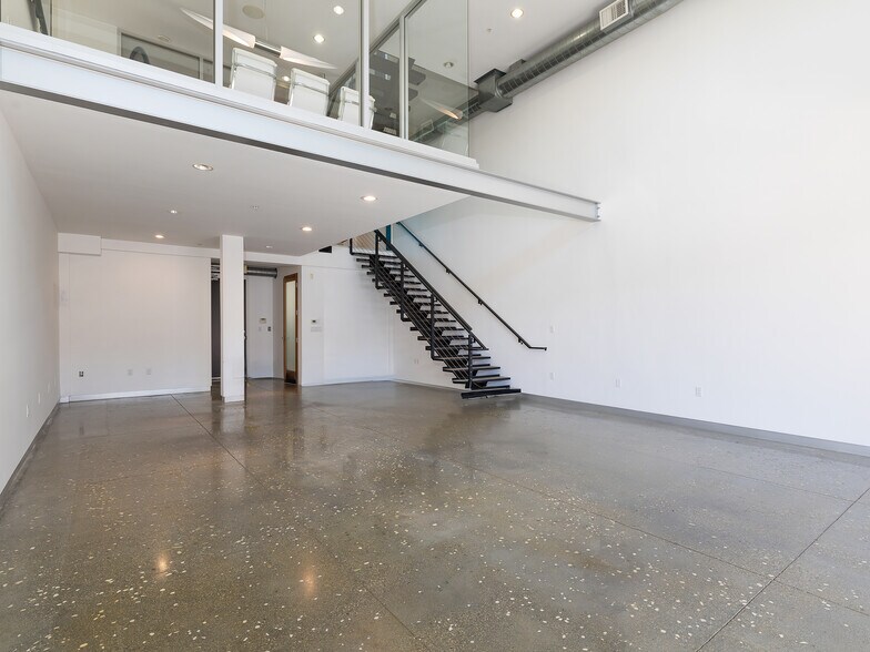 More Photos Of 215-237 California St, El Segundo Loft Creative Space For Lease
