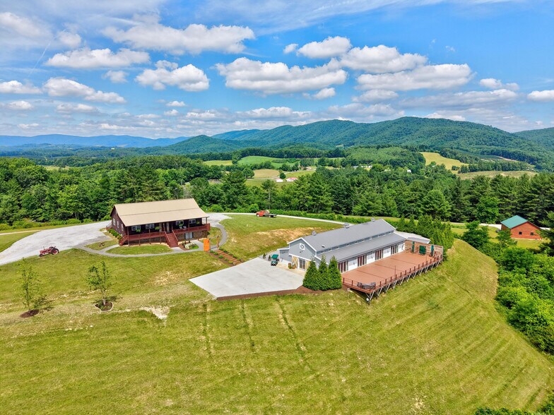 Primary Photo Of 639 Wagon Wheel Rd, Elk Creek Lodge Meeting Hall For Sale