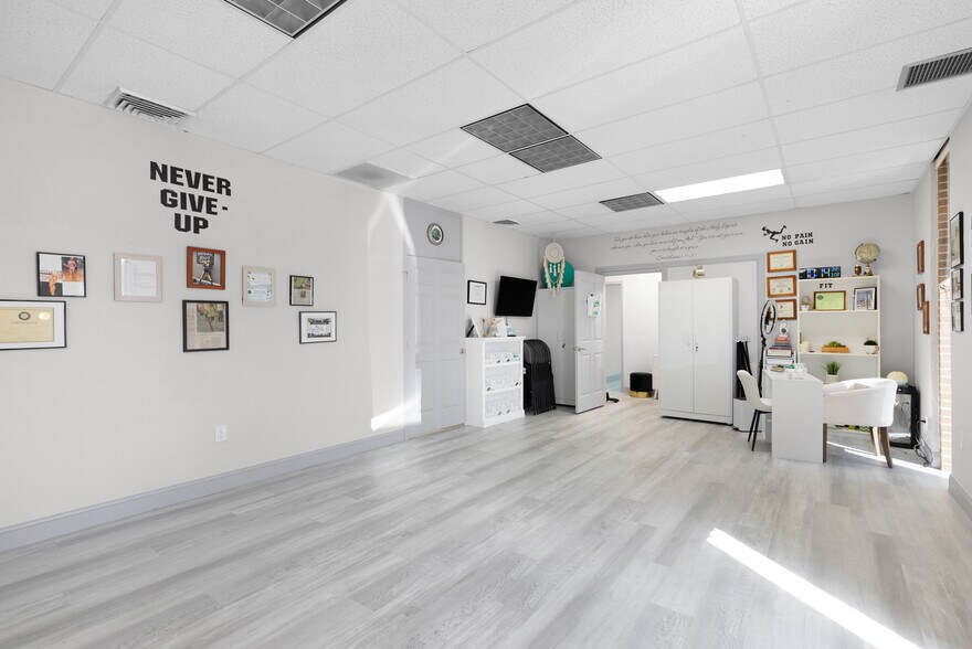 More Photos Of , Fort Myers Office For Sale