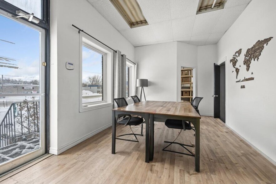 More Photos Of 805 Boul Industriel, Granby Warehouse For Lease