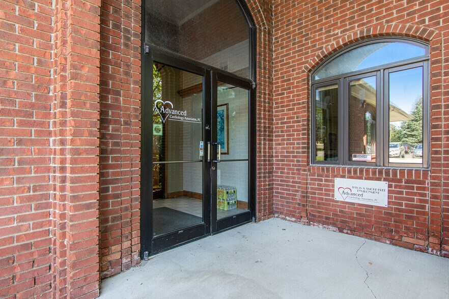 More Photos Of 645 Barclay Cir, Rochester Hills Medical For Lease