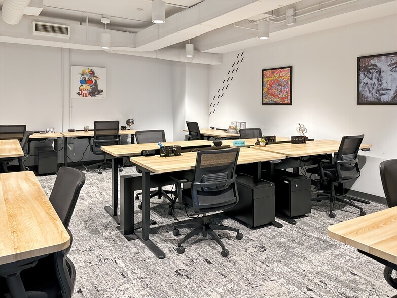 More Photos Of 250 Pacific Ave, Long Beach Coworking Space