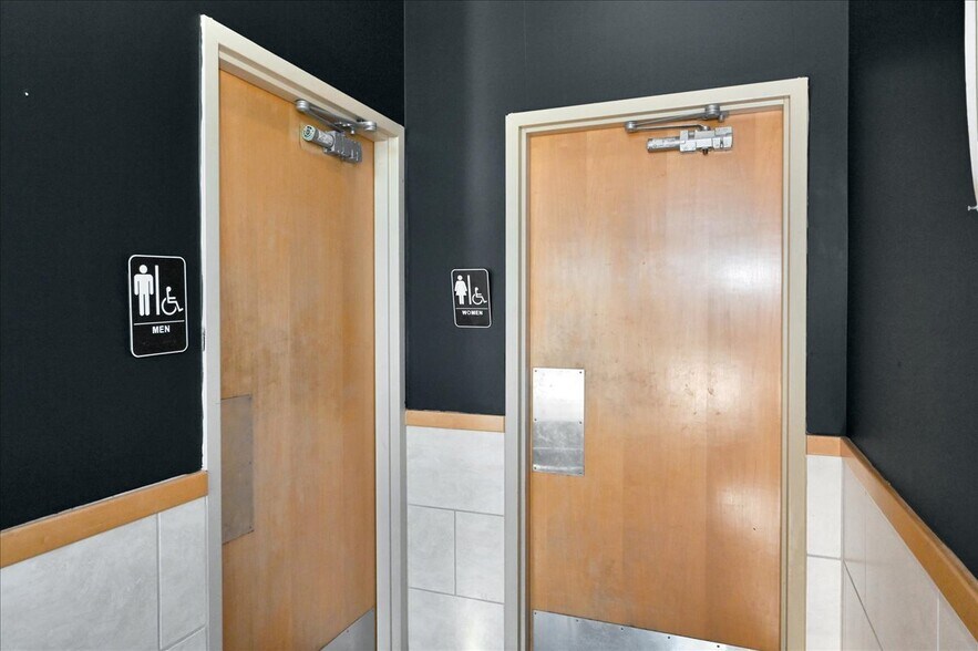 More Photos Of 812 Main St NE, Hanceville Fast Food For Sale