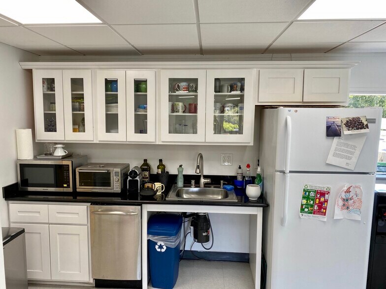 More Photos Of 2181 Park Blvd, Palo Alto Office For Lease