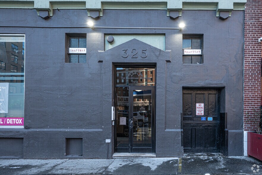 More Photos Of 325 Gold St, Brooklyn Office For Lease