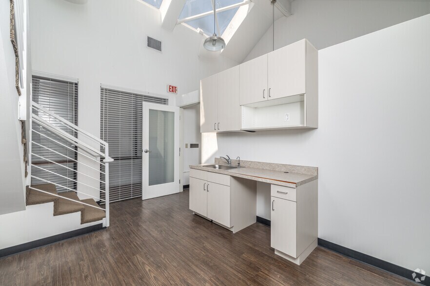 More Photos Of , Hermosa Beach Office For Sale