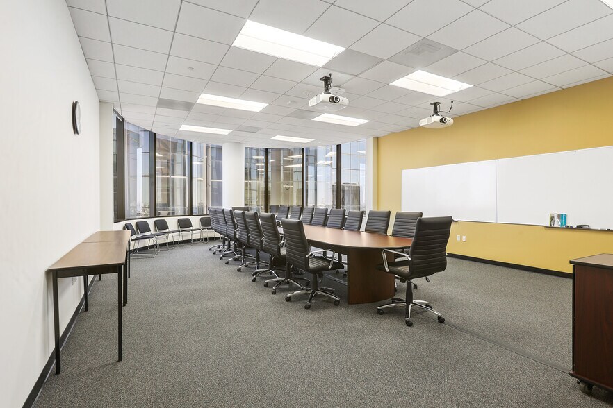 More Photos Of 300 Oceangate, Long Beach Office For Lease