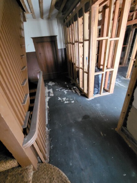 More Photos Of 122-126 W Main St, Williamston Storefront For Sale