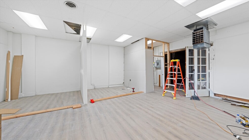 More Photos Of 121 Naches ave, Selah Storefront For Sale
