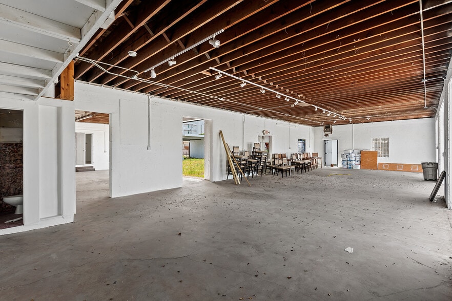 More Photos Of 810 NE 4th Ave, Fort Lauderdale Storefront Retail Office For Lease