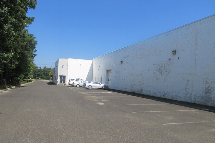 More Photos Of 1224 Berlin Rd, Voorhees Showroom For Lease