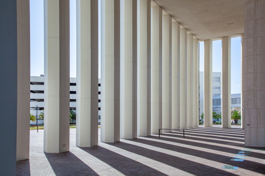More Photos Of One Moody Plz, Galveston Office For Sale