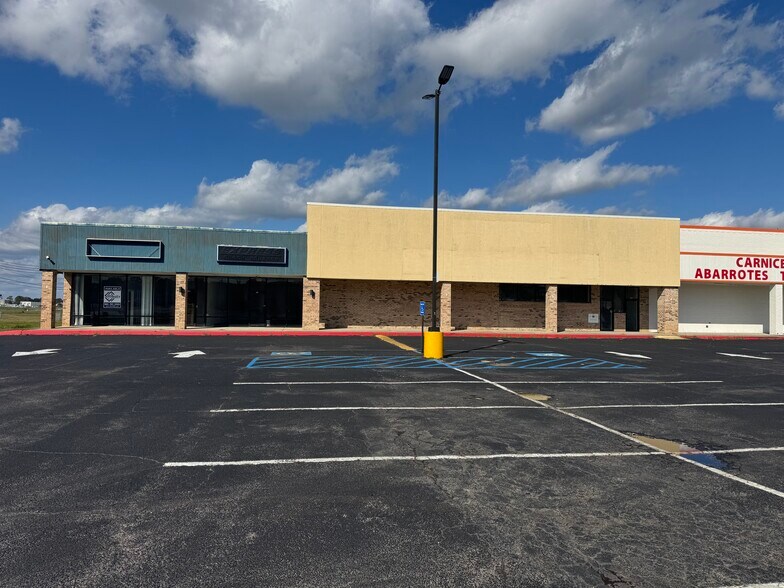 More Photos Of 340-388 E Pass Rd, Gulfport Unknown For Lease