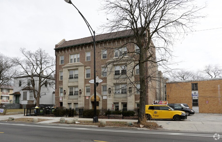 More Photos Of 7825-27 South Shore Dr, Chicago Apartments For Sale