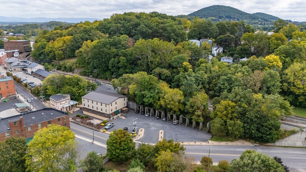 More Photos Of 50 Middlebrook Ave, Staunton Storefront For Sale