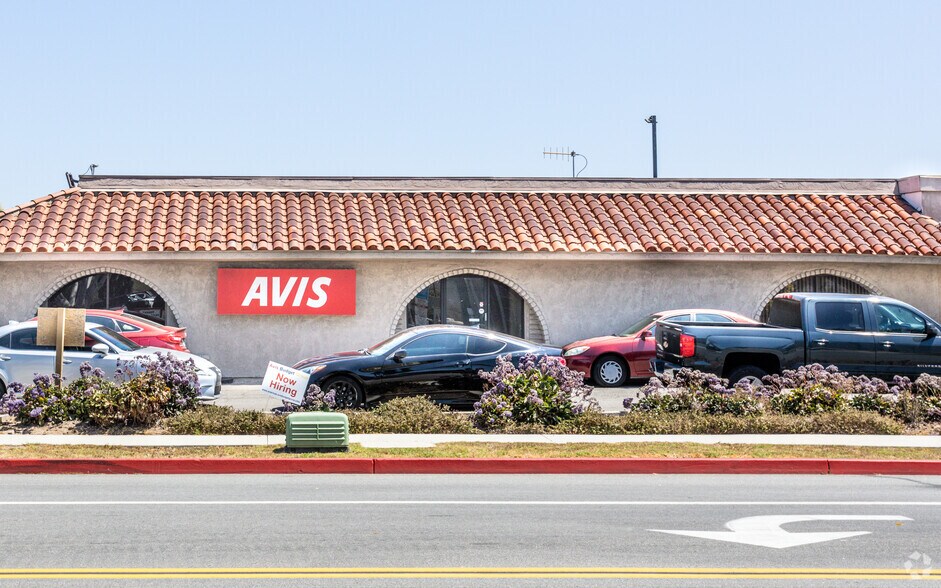 More Photos Of 4200 Campus Dr, Newport Beach Freestanding For Lease