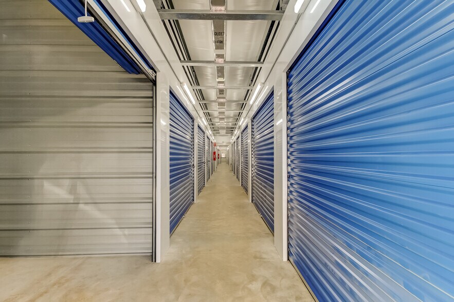 More Photos Of 921 E Norvell Bryant Hwy, Hernando Self Storage For Sale