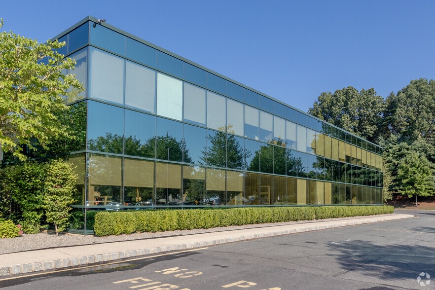 More Photos Of 195 Route 9 S, Manalapan Township Office For Lease