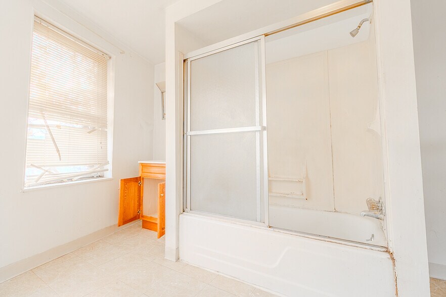 More Photos Of 5801 Lincoln Ave, Export Apartments For Sale