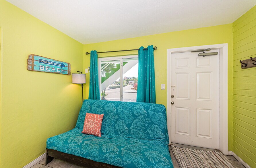 More Photos Of 12100 Gulf Blvd, Treasure Island Hotel For Sale