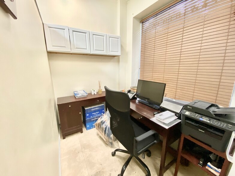 More Photos Of 3310 31st Ave, Astoria Storefront Retail Residential For Lease