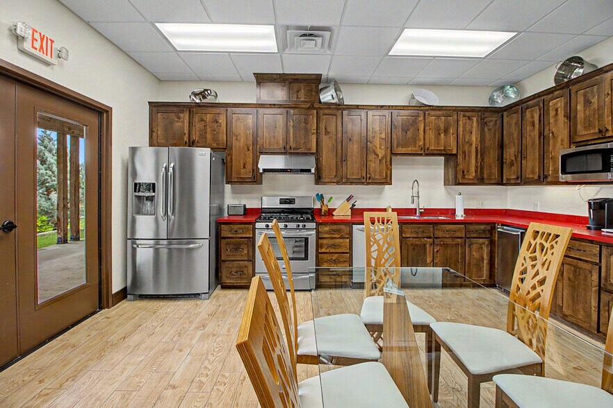 More Photos Of 8050 TX-21, Caldwell Office For Lease