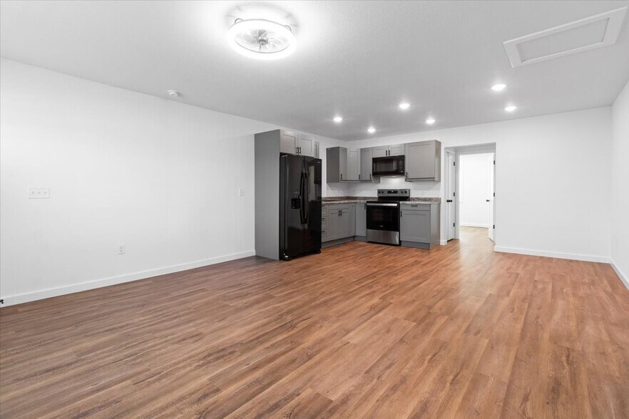 More Photos Of 515 Nebraska Ave, West Plains Apartments For Sale