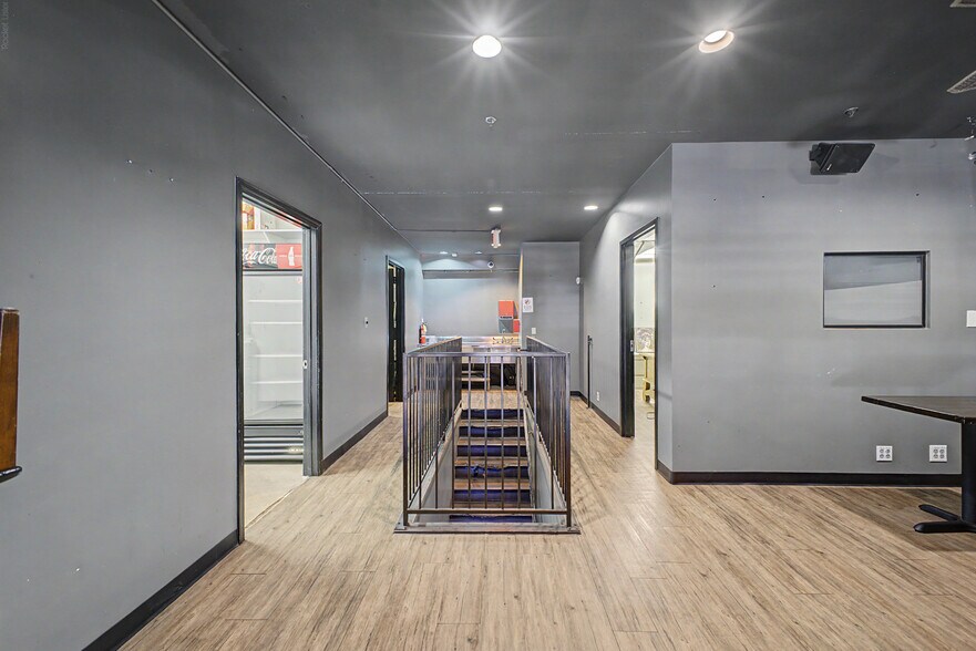 More Photos Of 2827 E Bell Rd, Phoenix Restaurant For Sale