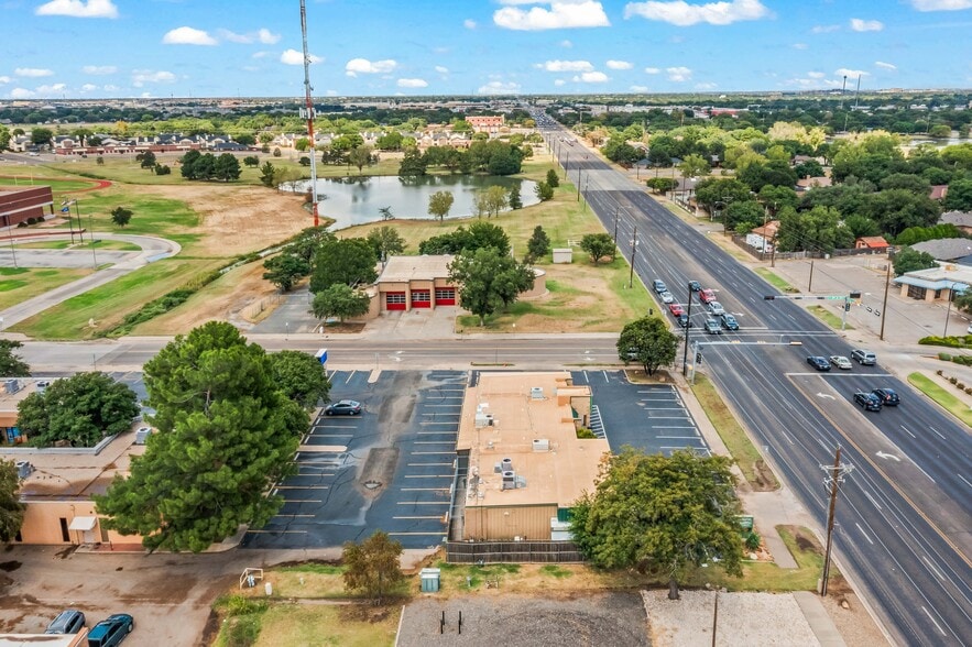 More Photos Of 7902 Slide Rd, Lubbock Veterinarian Kennel For Lease