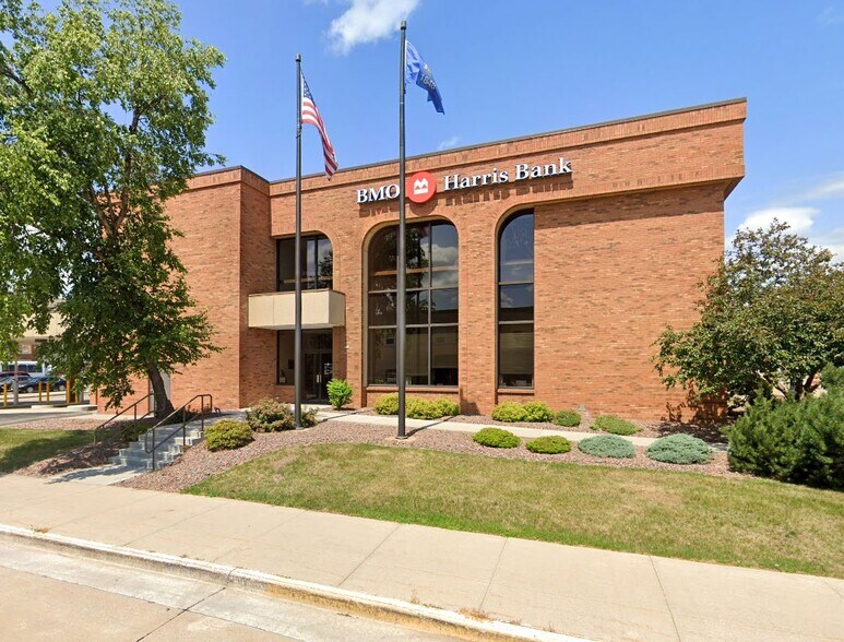 Primary Photo Of 101 W 4th St, Marshfield Bank For Sale