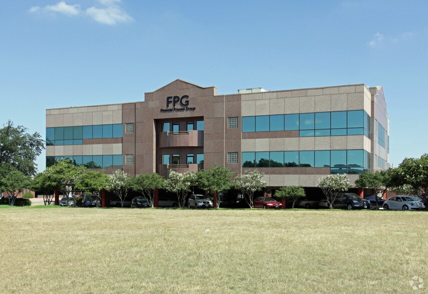 More Photos Of 14990 Landmark Blvd, Addison Office For Lease