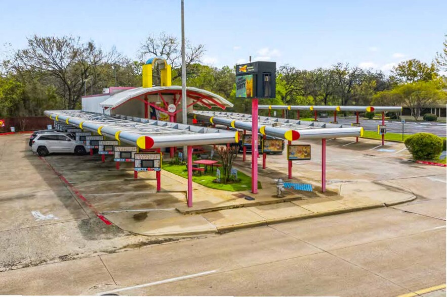 Primary Photo Of 1201 S Bowen Rd, Arlington Fast Food For Sale