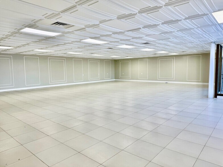 More Photos Of 2455 Stanley Ave, Dayton Freestanding For Lease