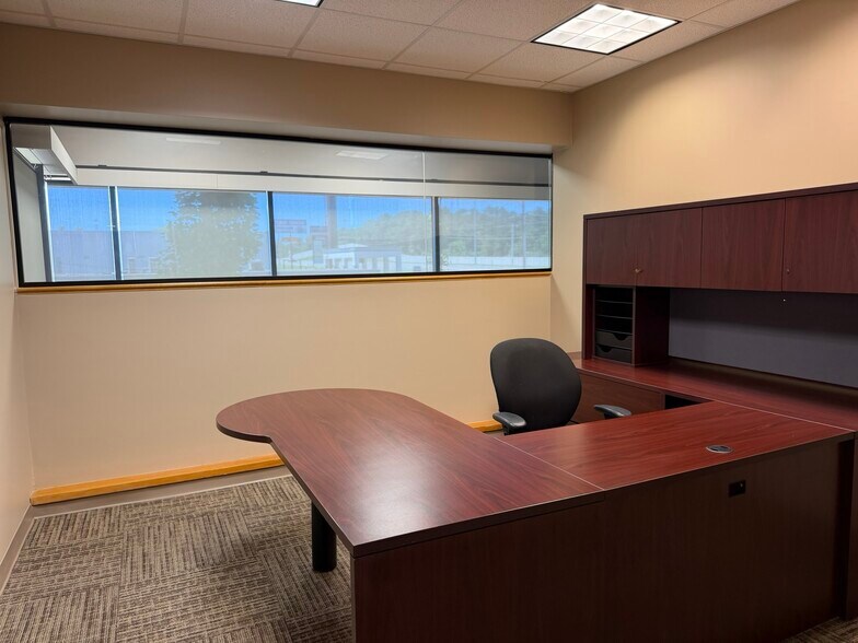 More Photos Of 2930 Riverside Dr, Macon-Bibb Storefront For Sale