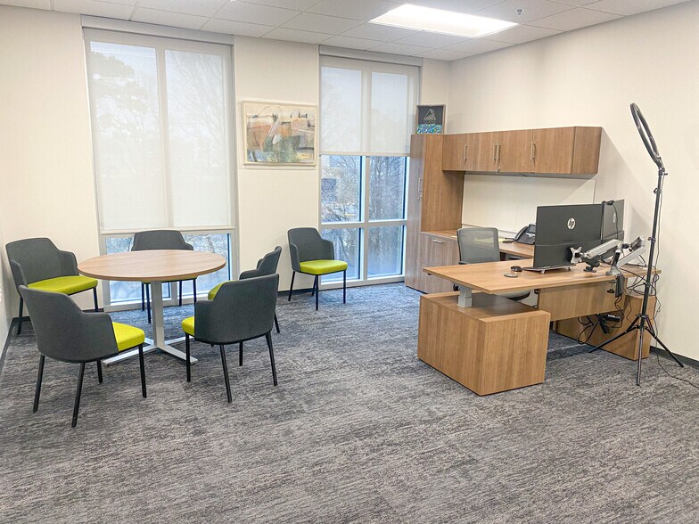 More Photos Of 2550 W Tyvola Rd, Charlotte Office For Lease